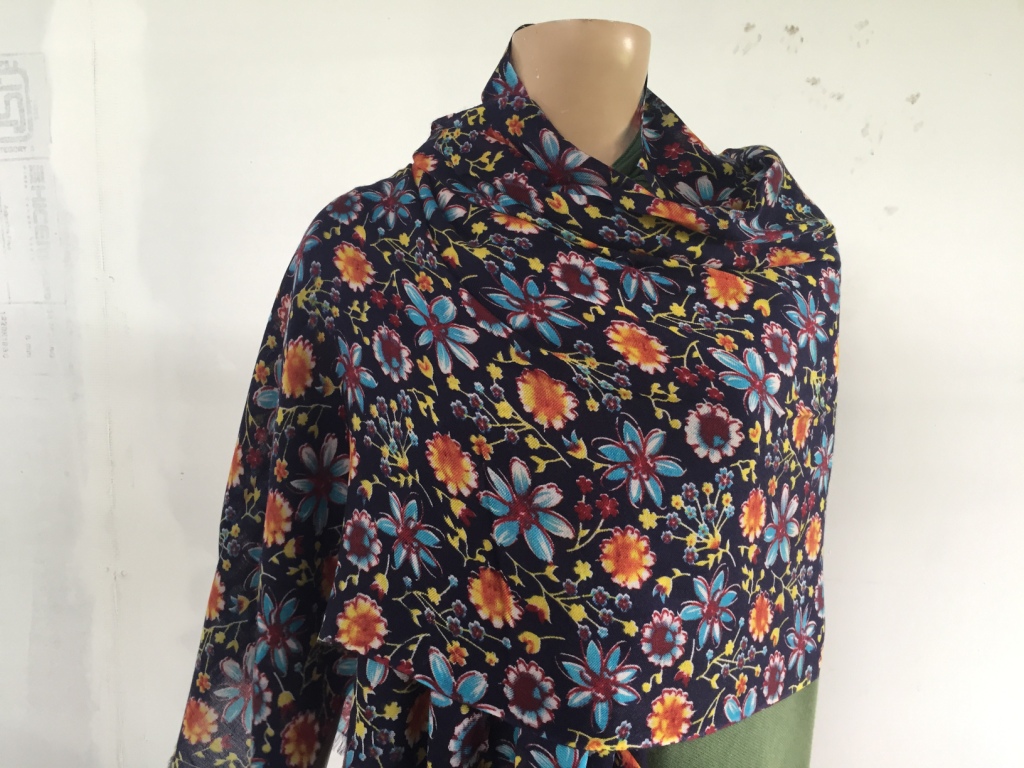 100% Cashmere Flower Print Stole